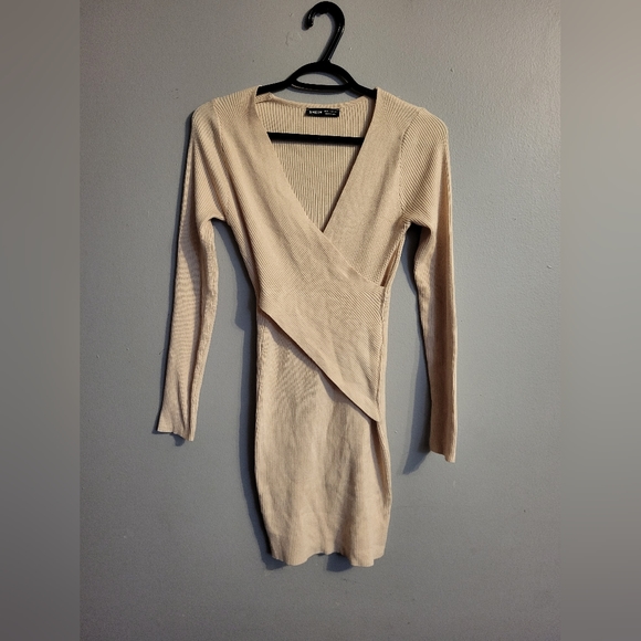 NWOT soft wrap long sleeves dress/ Robe manche longue cache-coeur - Picture 3 of 7